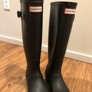 Tall Black Hunter Rain Boots!